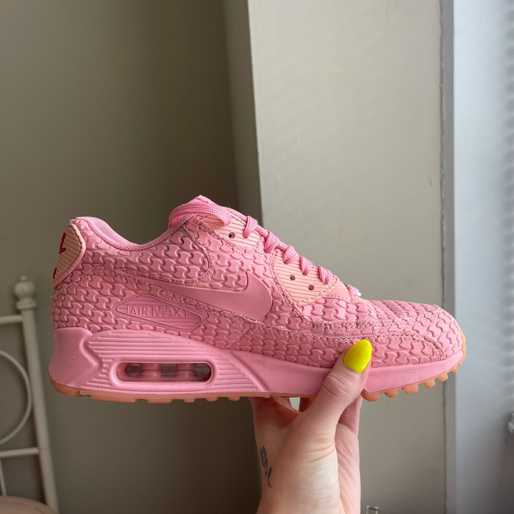 Nike Air Max 90 Shanghai Must Win Cake Edition
